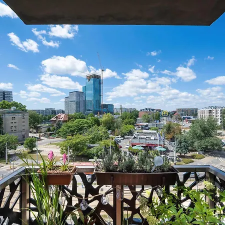 Stylish With A Bath And A Balcony In The Centre By Renters 아파트
