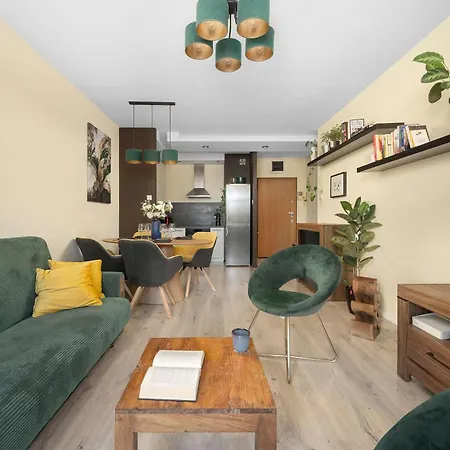 Stylish With A Bath And A Balcony In The Centre By Renters 브로츠와프