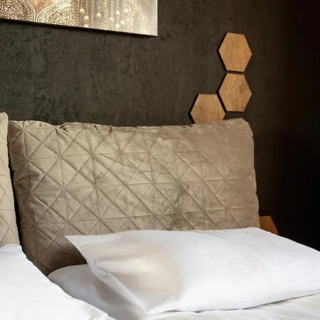 Stylish With A Bath And A Balcony In The Centre By Renters Apartman