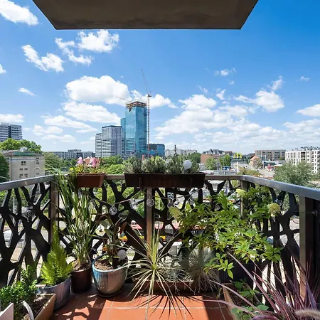 아파트 Stylish With A Bath And A Balcony In The Centre By Renters
