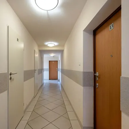 Stylish With A Bath And A Balcony In The Centre By Renters 브로츠와프